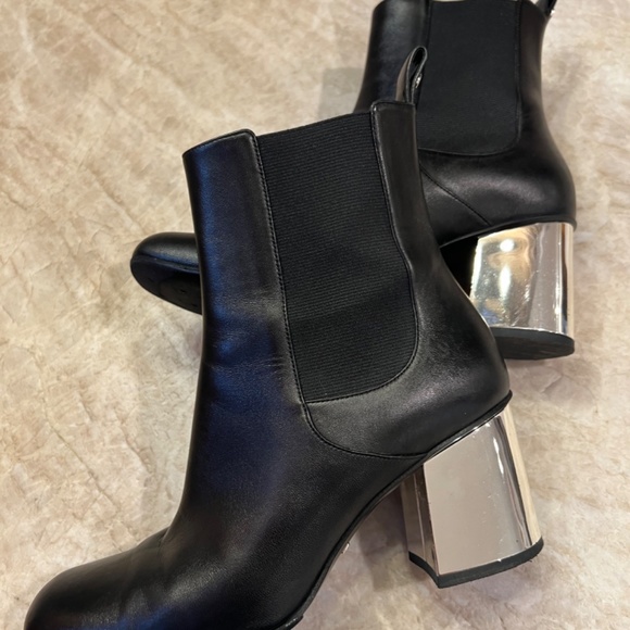 Gucci ankle boots, 2,7 inches heels. Black color with mirror heels. Size 39 - Picture 3 of 8